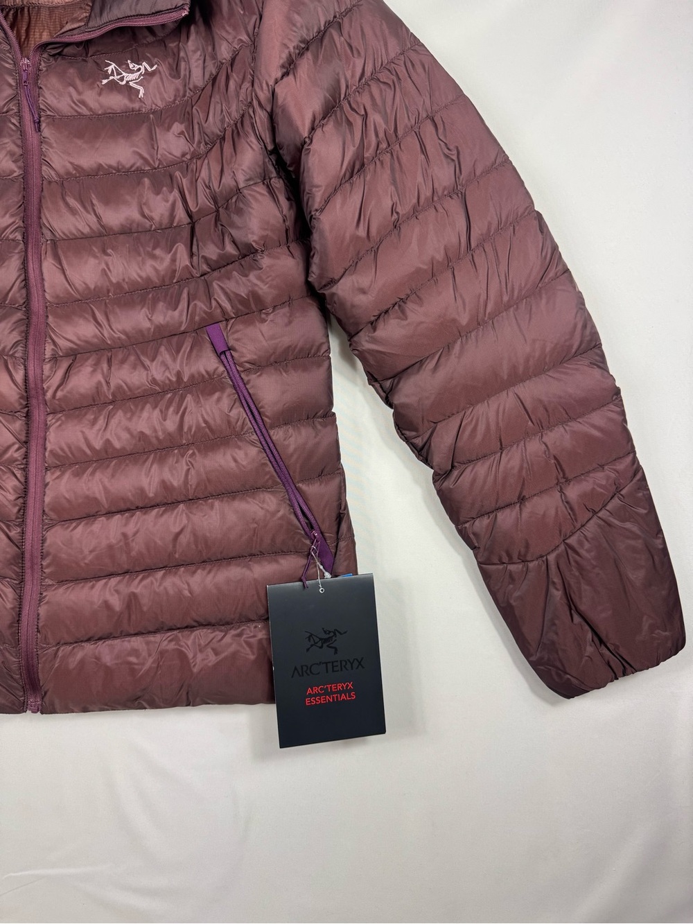 Arc’teryx Cerium LT Hoody Women’s Large NWT Goose Down Puffer Jacket Plum - Picture 3 of 8